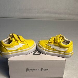 Revenge X Storm Yellow Strap Unisex Baby/Infant shoe size 2C• New